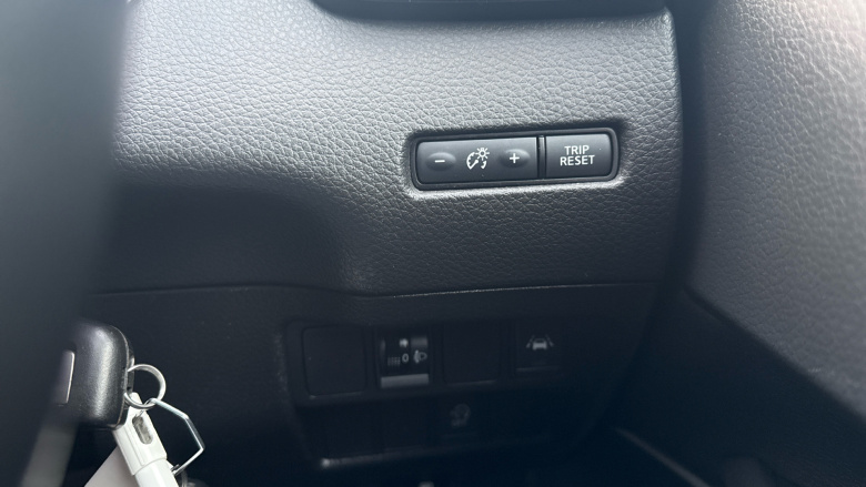 Nissan Qashqai 1.3 DiG-T Acenta Premium 5dr Petrol Hatchback